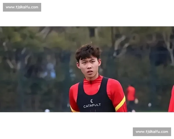 申花后卫金顺凯婚讯官宣 8 月 8 日领证婚纱照花絮甜度拉满